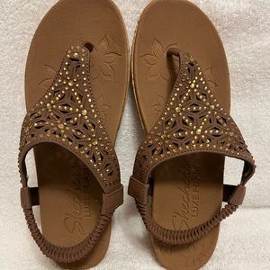 Skechers sandals big girls size 5